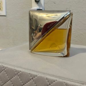 Calvin Klein Reveal perfume